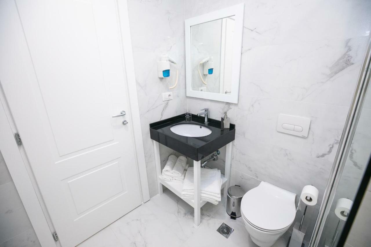 Hotel Elior Tirana Esterno foto